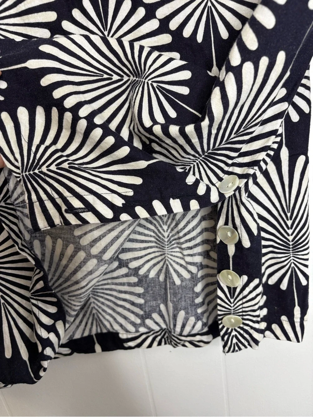Joie Top Womens 1X Popover Linen Blend Navy Leaves Button Sides Beachy Coastal